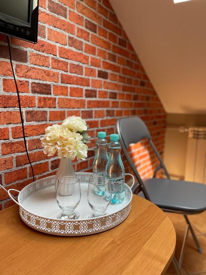 Restauracja Rozmarzyn Otel Ostrzeszów Dış mekan fotoğraf