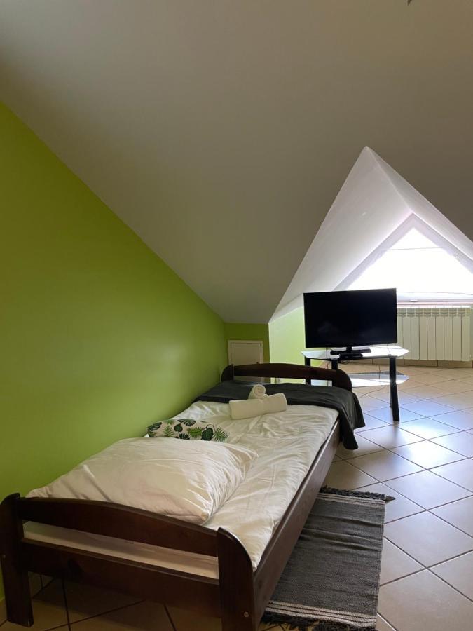 Restauracja Rozmarzyn Otel Ostrzeszów Dış mekan fotoğraf